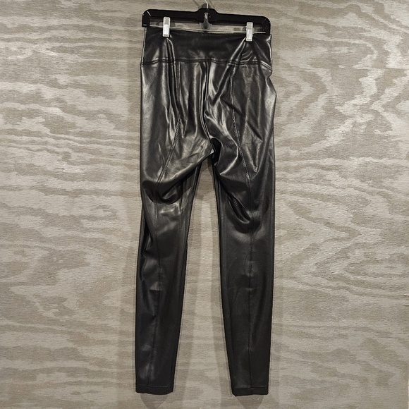 WHBM SZ 8 Black Faux Leather Matrix Bodycon Pull On Skinny Ankle Runway Legging - Picture 3 of 13